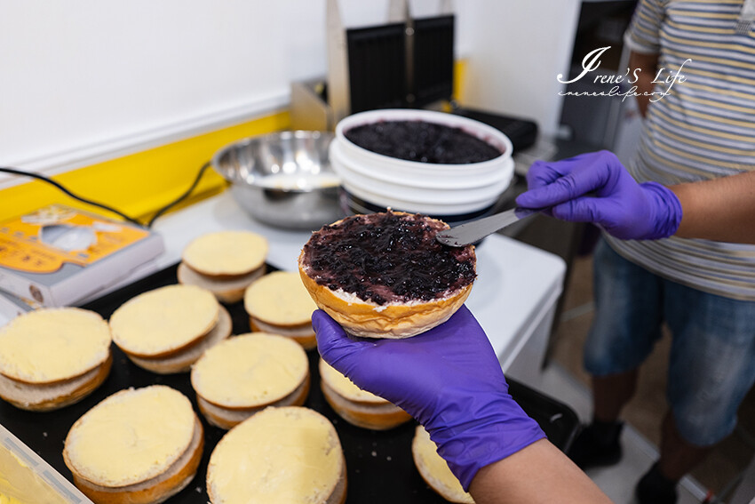 文青麵包店新開幕，現烤麵包一出爐就秒殺，挑戰最便宜的麵包，現烤麵包4個只要100元 @Irene's 食旅．時旅