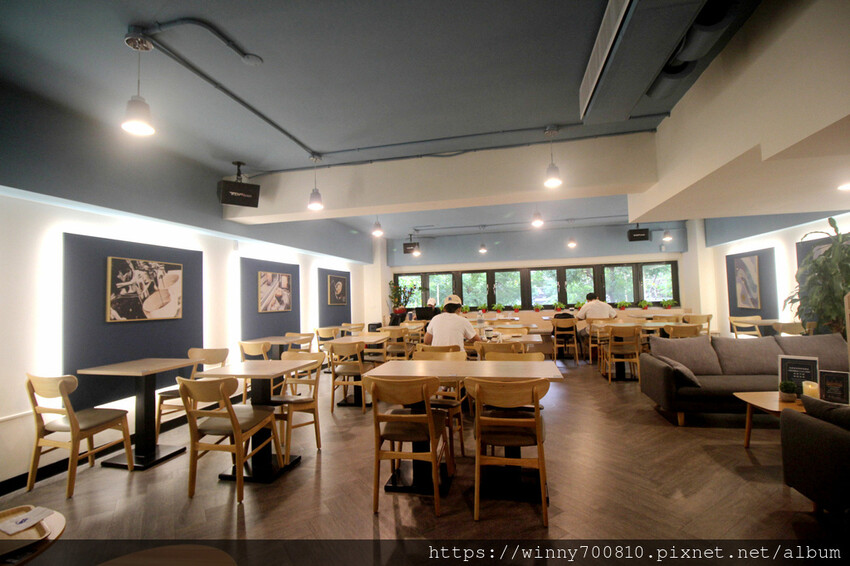 新北市三重區新北/三重 有插座舒適空間咖啡廳 三重優質咖啡廳推薦！彩虹 🌈蜂蜜蛋糕超吸睛～【可集咖啡】cozy co