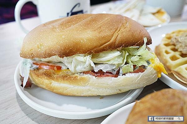 必吃芋泥肉鬆可頌!三重超人氣咖啡店可集咖啡不限時推薦。