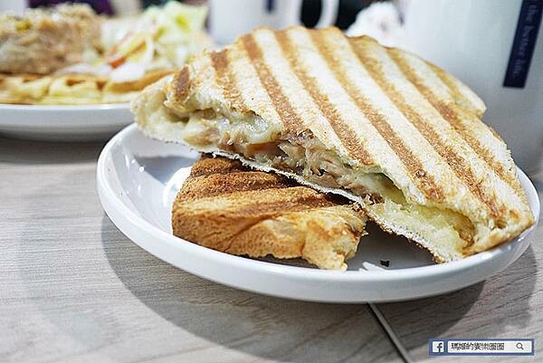 必吃芋泥肉鬆可頌!三重超人氣咖啡店可集咖啡不限時推薦。