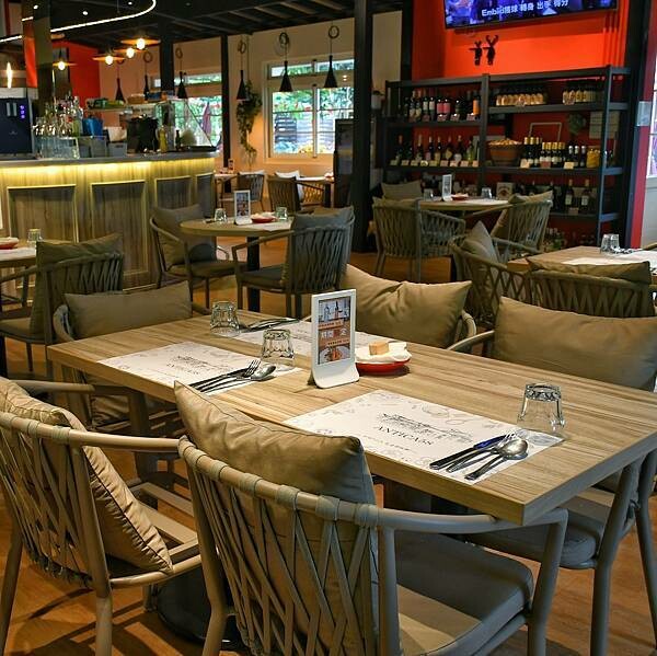 【台北士林】阿緹卡Pizza專賣店 Antica 58  | 美式建築庭園餐廳，羅馬式方形披薩，實驗室DIY冰咖啡，無限享用的氣泡水，經典義式甜點，2022菜單