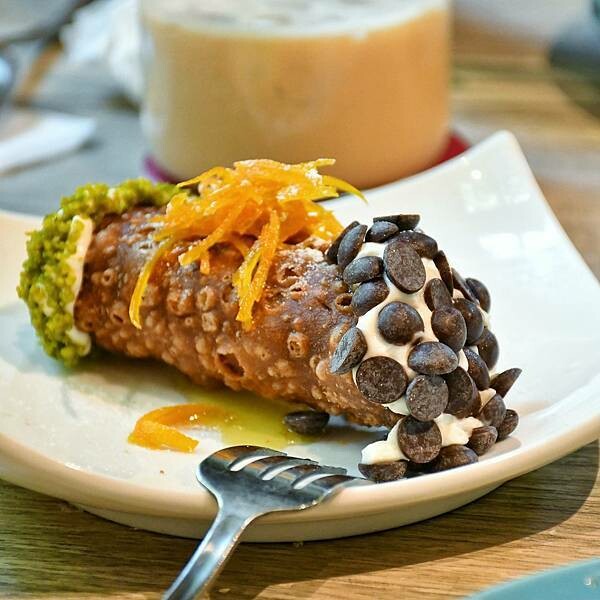 【台北士林】阿緹卡Pizza專賣店 Antica 58  | 美式建築庭園餐廳，羅馬式方形披薩，實驗室DIY冰咖啡，無限享用的氣泡水，經典義式甜點，2022菜單