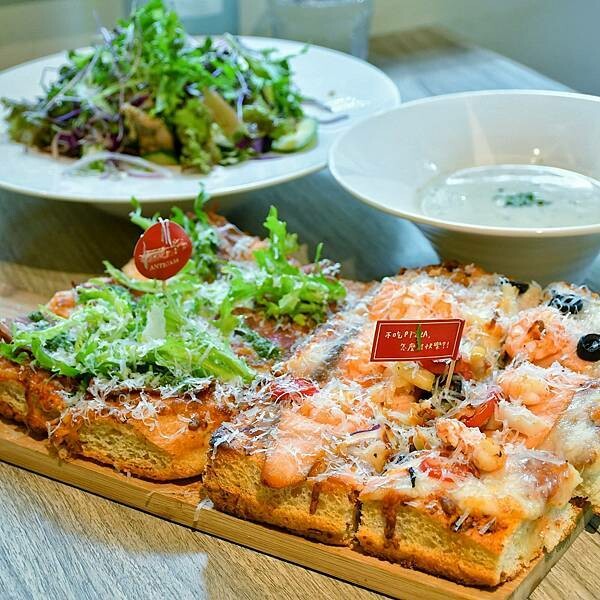 【台北士林】阿緹卡Pizza專賣店 Antica 58  | 美式建築庭園餐廳，羅馬式方形披薩，實驗室DIY冰咖啡，無限享用的氣泡水，經典義式甜點，2022菜單