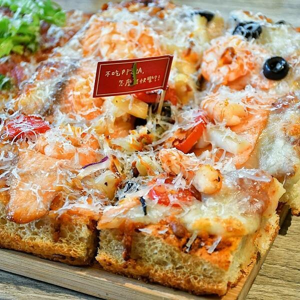 【台北士林】阿緹卡Pizza專賣店 Antica 58  | 美式建築庭園餐廳，羅馬式方形披薩，實驗室DIY冰咖啡，無限享用的氣泡水，經典義式甜點，2022菜單