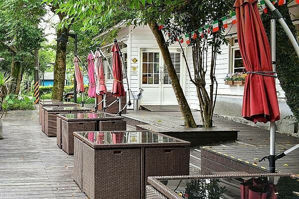 【台北士林】阿緹卡Pizza專賣店 Antica 58  | 美式建築庭園餐廳，羅馬式方形披薩，實驗室DIY冰咖啡，無限享用的氣泡水，經典義式甜點，2022菜單