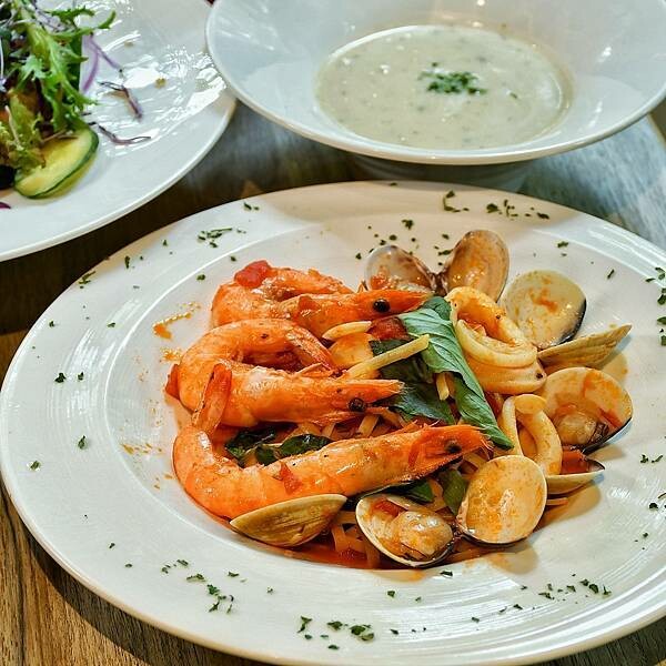 【台北士林】阿緹卡Pizza專賣店 Antica 58  | 美式建築庭園餐廳，羅馬式方形披薩，實驗室DIY冰咖啡，無限享用的氣泡水，經典義式甜點，2022菜單