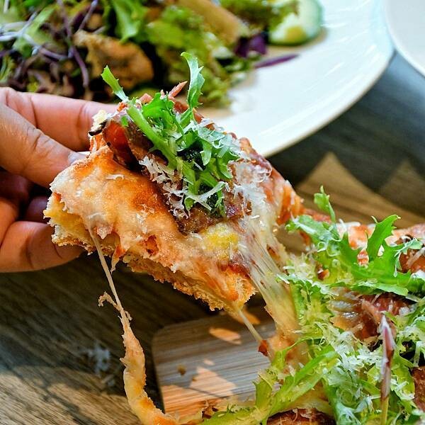 【台北士林】阿緹卡Pizza專賣店 Antica 58  | 美式建築庭園餐廳，羅馬式方形披薩，實驗室DIY冰咖啡，無限享用的氣泡水，經典義式甜點，2022菜單