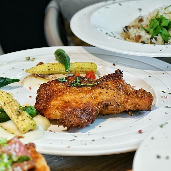 【台北士林】阿緹卡Pizza專賣店 Antica 58  | 美式建築庭園餐廳，羅馬式方形披薩，實驗室DIY冰咖啡，無限享用的氣泡水，經典義式甜點，2022菜單