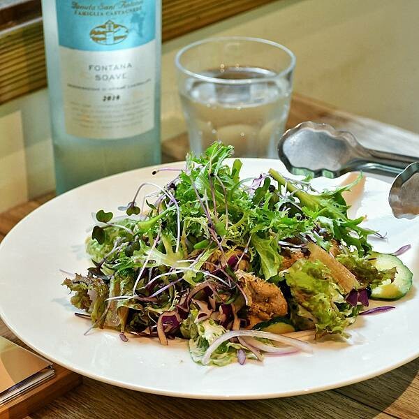 【台北士林】阿緹卡Pizza專賣店 Antica 58  | 美式建築庭園餐廳，羅馬式方形披薩，實驗室DIY冰咖啡，無限享用的氣泡水，經典義式甜點，2022菜單