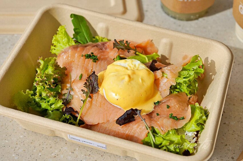 【台中】西屯｜GEOLIAM 門門，戶外空間大草地，豪宅區裡的IG熱門打卡咖啡廳