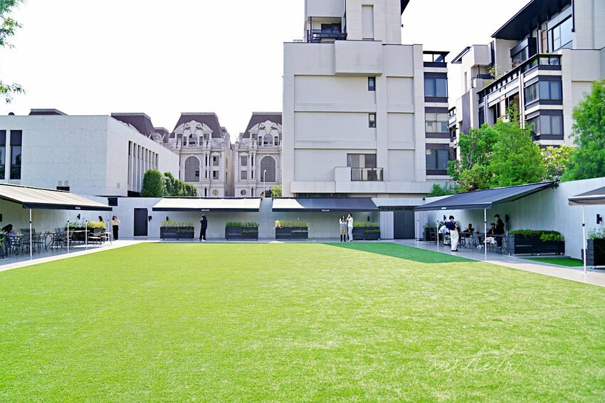 【台中】西屯｜GEOLIAM 門門，戶外空間大草地，豪宅區裡的IG熱門打卡咖啡廳