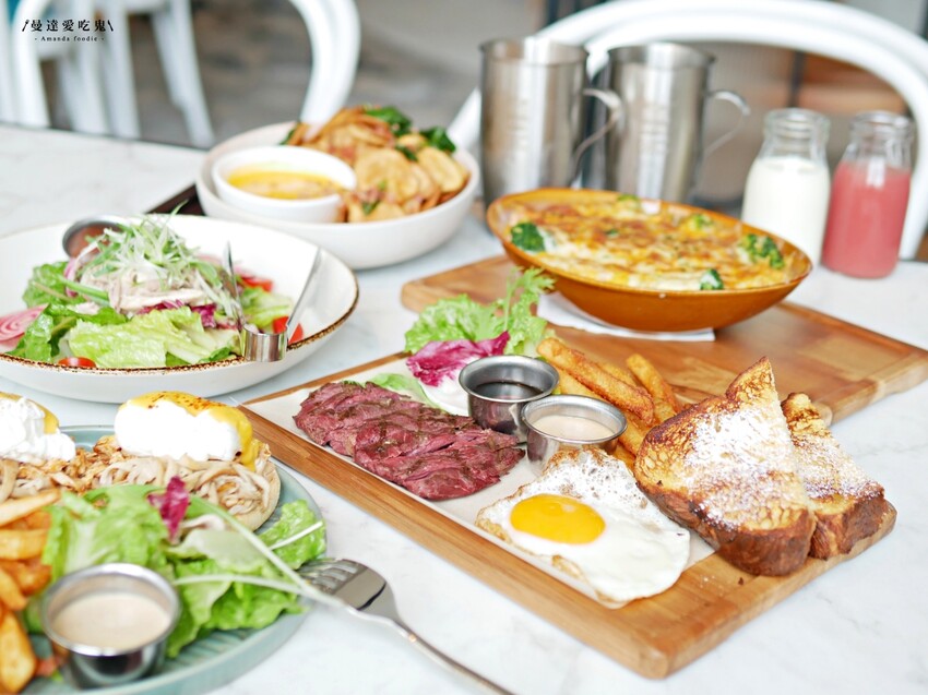 台南美食『Second Floor Cafe 貳樓餐廳台南店』人氣餐飲品牌府城插旗,特色口水雞班尼蛋、甜酸甘味飯吃起來!