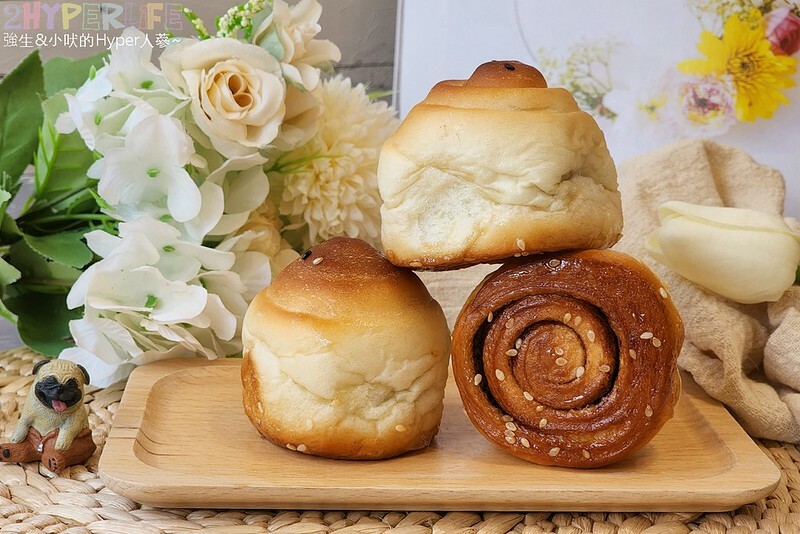 中山街上的新開幕人氣小吃，現烤出爐的上海脆皮烤饅頭不止小孩連大人都愛吃呀！假日還有隱藏版口味喔～