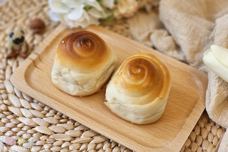 中山街上的新開幕人氣小吃，現烤出爐的上海脆皮烤饅頭不止小孩連大人都愛吃呀！假日還有隱藏版口味喔～