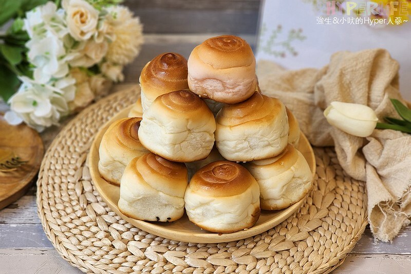 中山街上的新開幕人氣小吃，現烤出爐的上海脆皮烤饅頭不止小孩連大人都愛吃呀！假日還有隱藏版口味喔～