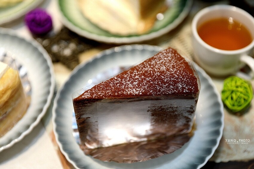 網友激推CP值超高！連不吃甜點都愛的30層手作千層蛋糕｜2度C倪菓NI GUO手作千層蛋糕(豐原廟東夜市)