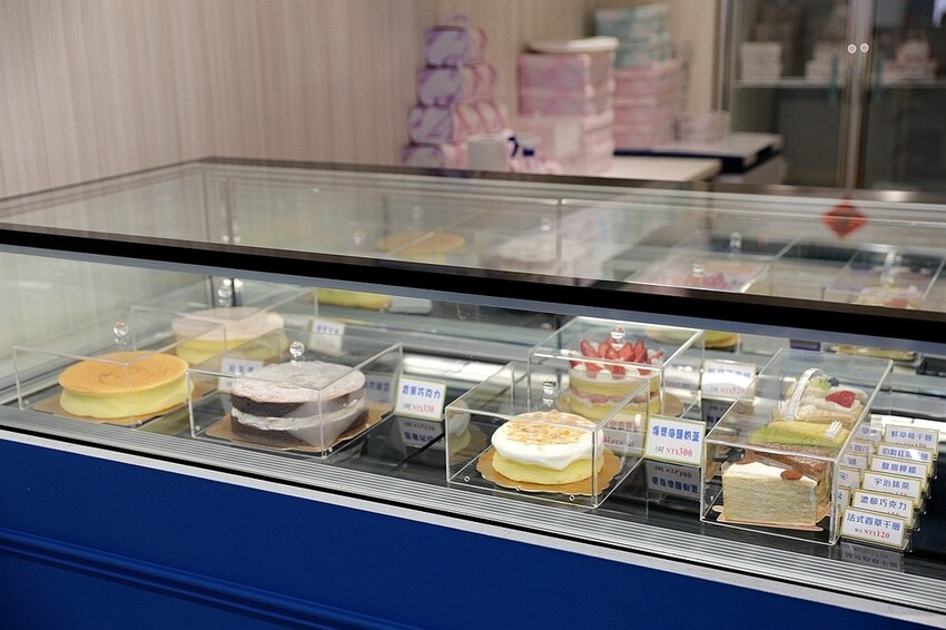 網友激推CP值超高！連不吃甜點都愛的30層手作千層蛋糕｜2度C倪菓NI GUO手作千層蛋糕(豐原廟東夜市)