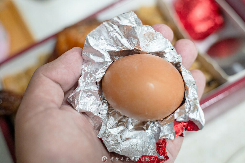 在地人激推賣超過30年的油飯，店面超不起眼，但光看干貝份量就知道真材實料｜布雷克出走旅行視界