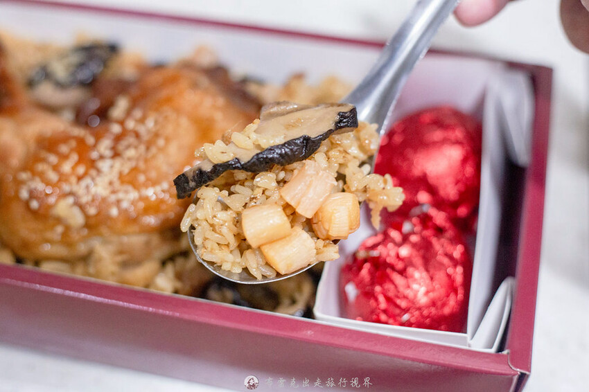 在地人激推賣超過30年的油飯，店面超不起眼，但光看干貝份量就知道真材實料｜布雷克出走旅行視界