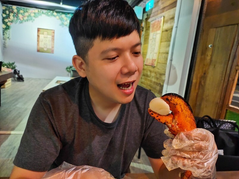 【食記】台北松山區美食，帆船異國手抓海鮮，新鮮食材一鍋端，手抓才來得及享受超美味