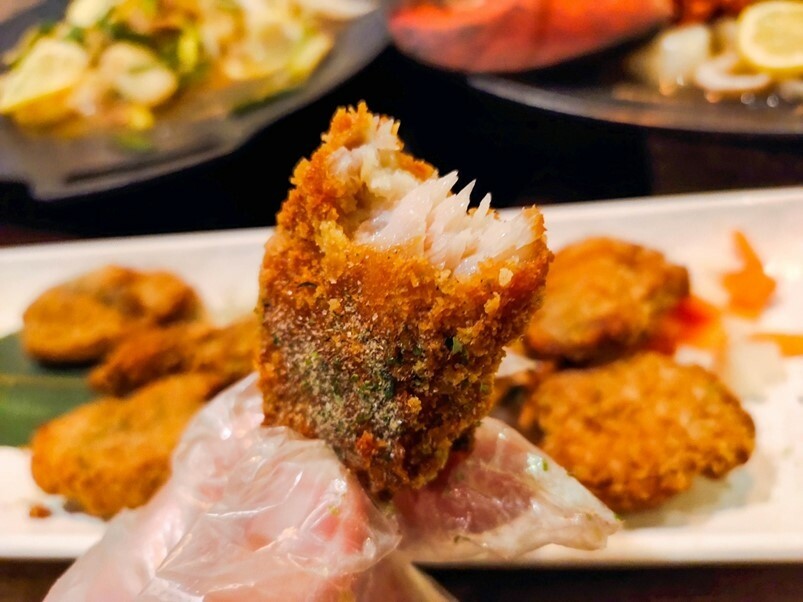 【食記】台北松山區美食，帆船異國手抓海鮮，新鮮食材一鍋端，手抓才來得及享受超美味