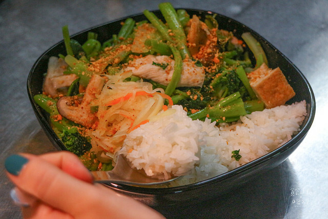 【台中美食】泰式愛好者絕不能錯過的泰式滷味，綠咖哩和冬蔭功醬汁泰讚了｜太泰滷味