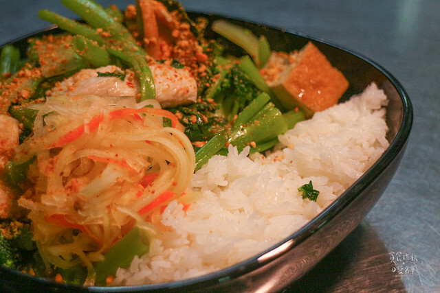 【台中美食】泰式愛好者絕不能錯過的泰式滷味，綠咖哩和冬蔭功醬汁泰讚了｜太泰滷味