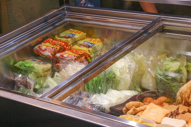 【台中美食】泰式愛好者絕不能錯過的泰式滷味，綠咖哩和冬蔭功醬汁泰讚了｜太泰滷味