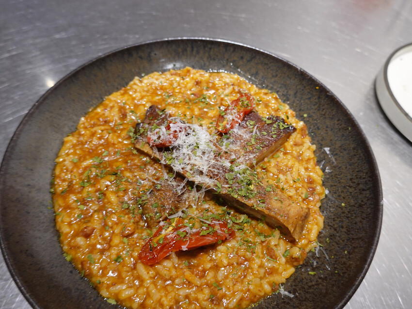 新北新店—Hazukido 八月堂概念店｜可頌專賣跨足餐飲 全球旗艦店落腳大坪林｜民權路、耕莘醫院