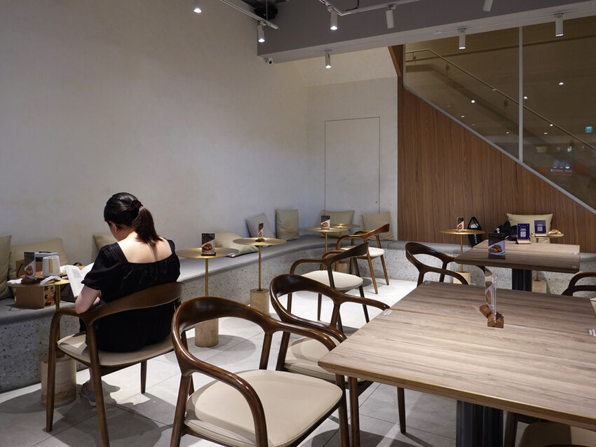 新北新店—Hazukido 八月堂概念店｜可頌專賣跨足餐飲 全球旗艦店落腳大坪林｜民權路、耕莘醫院