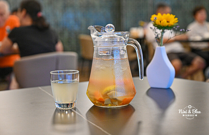 台中秘境台菜餐廳，附停車場、包廂、圓桌、投影機，近水湳中央公園