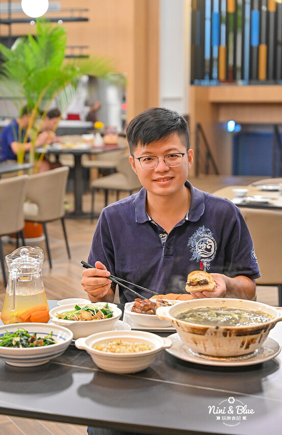 台中秘境台菜餐廳，附停車場、包廂、圓桌、投影機，近水湳中央公園