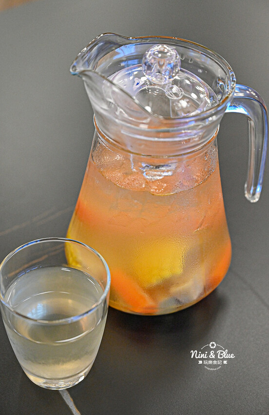 台中秘境台菜餐廳，附停車場、包廂、圓桌、投影機，近水湳中央公園