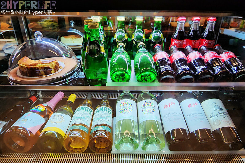 近台中火車站露營車好吸睛！不只是露營風咖啡廳、也是可以微醺小酌的氣氛餐9館～