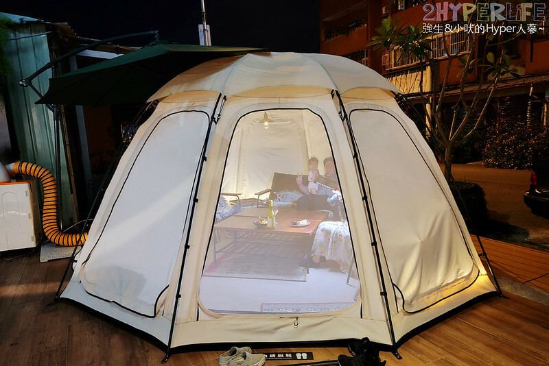 近台中火車站露營車好吸睛！不只是露營風咖啡廳、也是可以微醺小酌的氣氛餐9館～