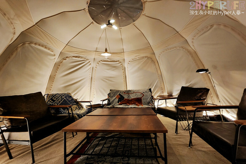 近台中火車站露營車好吸睛！不只是露營風咖啡廳、也是可以微醺小酌的氣氛餐9館～