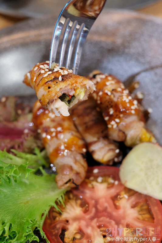 近台中火車站露營車好吸睛！不只是露營風咖啡廳、也是可以微醺小酌的氣氛餐9館～