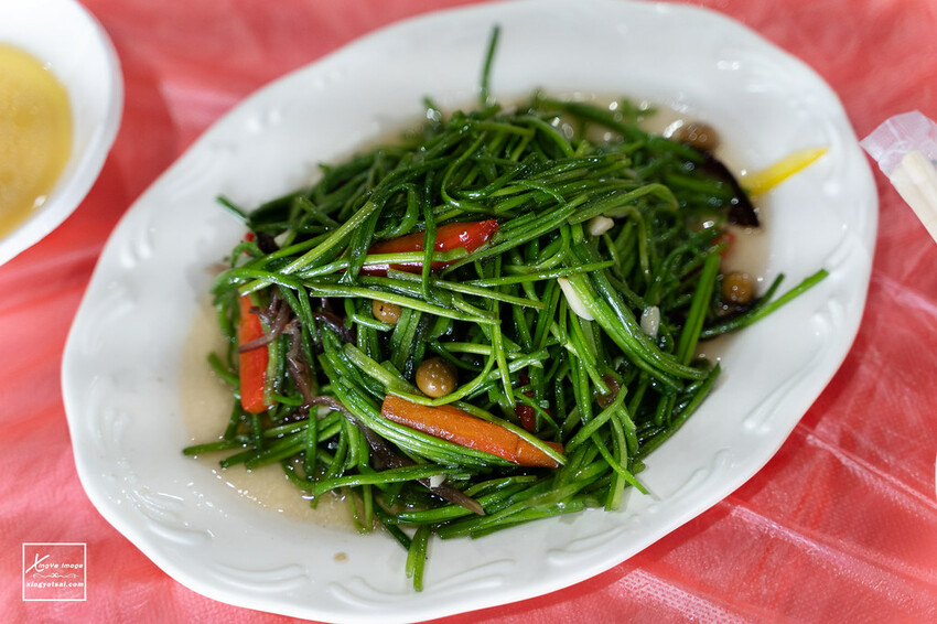 南投｜紫南宮美食【35甕仔雞】平價實惠的人氣熱炒 - 快門下的幸福