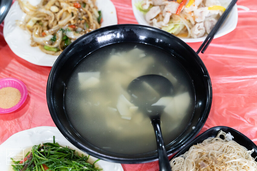 南投｜紫南宮美食【35甕仔雞】平價實惠的人氣熱炒 - 快門下的幸福