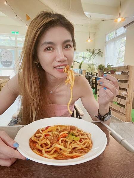 三芝特色咖啡廳【新北美食】軍事迷會尖叫的巴埕咖啡，特色餐點，