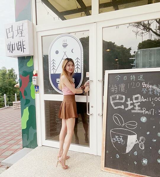 三芝特色咖啡廳【新北美食】軍事迷會尖叫的巴埕咖啡，特色餐點，