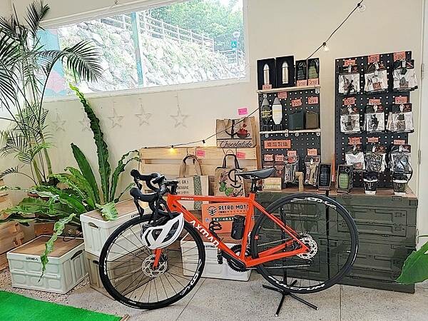 三芝特色咖啡廳【新北美食】軍事迷會尖叫的巴埕咖啡，特色餐點，