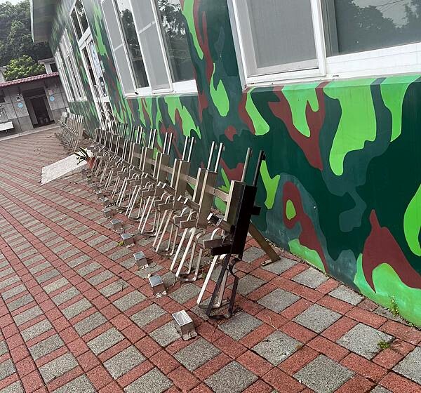 三芝特色咖啡廳【新北美食】軍事迷會尖叫的巴埕咖啡，特色餐點，