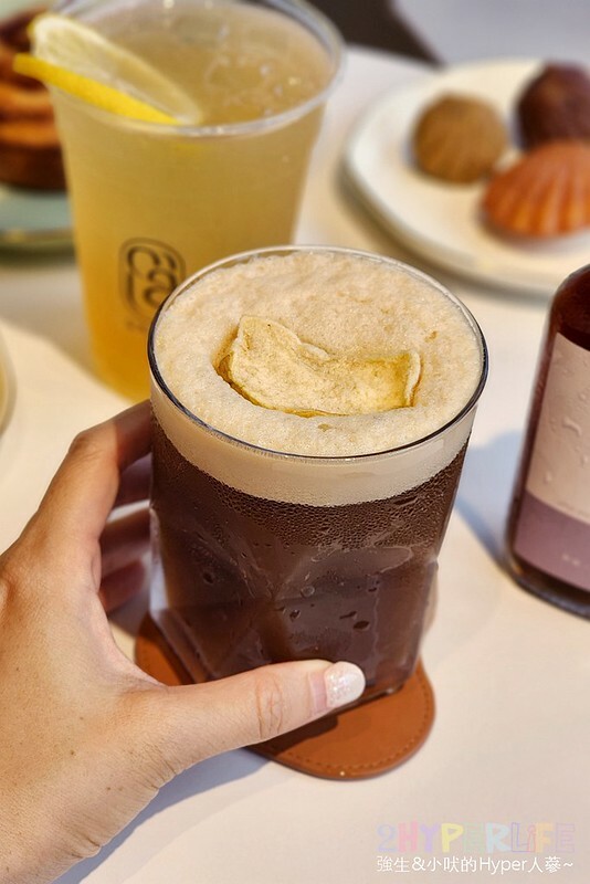 坐擁勤美誠品綠園道最美窗景的複合式選物咖啡店,集結S'AIME東京企劃皮件和咖啡餐飲,草悟道旁質感午茶甜點好選擇!