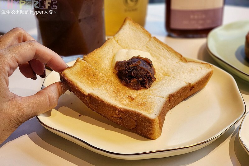 坐擁勤美誠品綠園道最美窗景的複合式選物咖啡店,集結S'AIME東京企劃皮件和咖啡餐飲,草悟道旁質感午茶甜點好選擇!