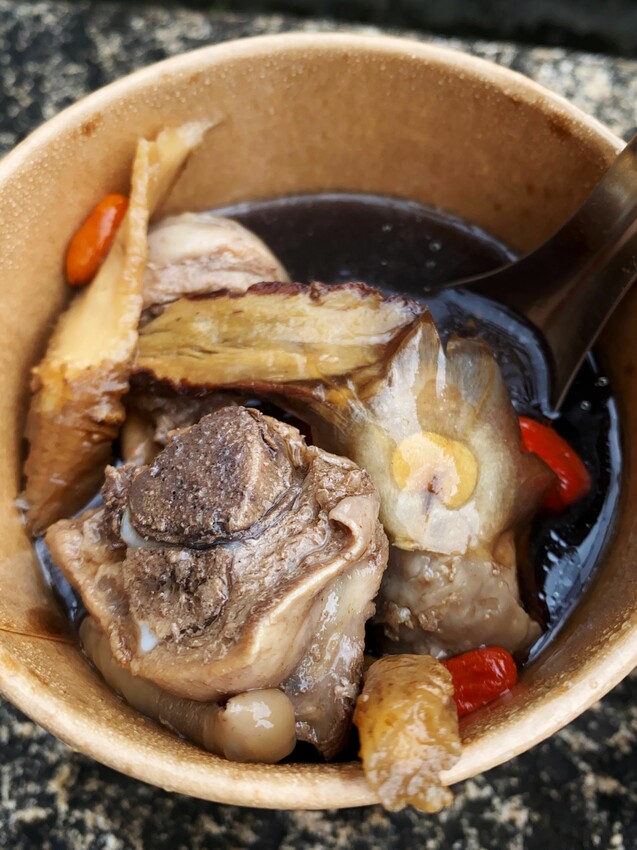[台中北屯] 蒔補煲心湯專賣｜真材實料藥膳湯品專賣｜自製薑黃飯｜家傳的配方每日新鮮熬煮｜三款草本茶飲｜內附菜單 - 萍姐愛分享