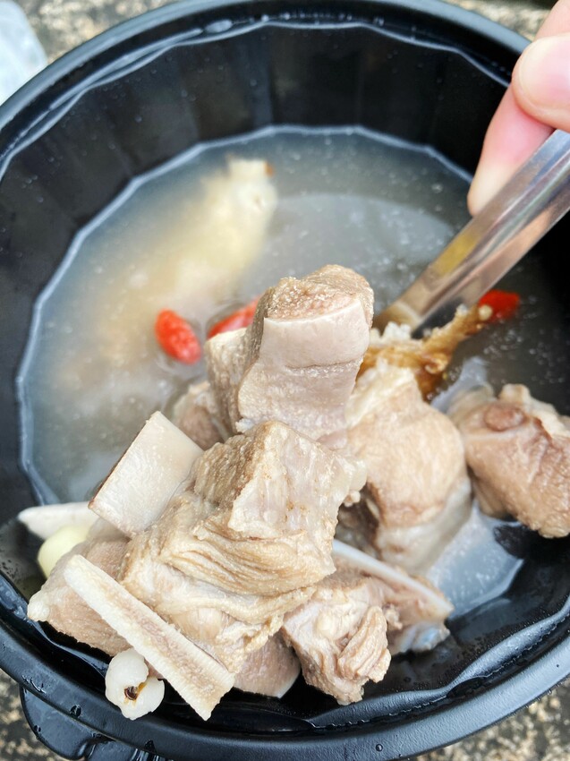 [台中北屯] 蒔補煲心湯專賣｜真材實料藥膳湯品專賣｜自製薑黃飯｜家傳的配方每日新鮮熬煮｜三款草本茶飲｜內附菜單 - 萍姐愛分享