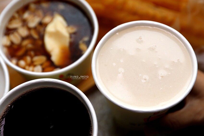 林阿波杏仁茶豆花｜傳承三代的古早味銅板美食！飄香近30年的在地傳統老店 來份杏仁茶與油條的完美下午茶組