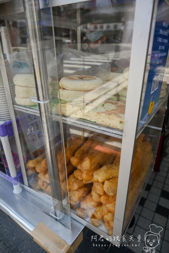 不只豆花，杏仁茶配油條更是對味｜豐原廟東銅板美食推薦