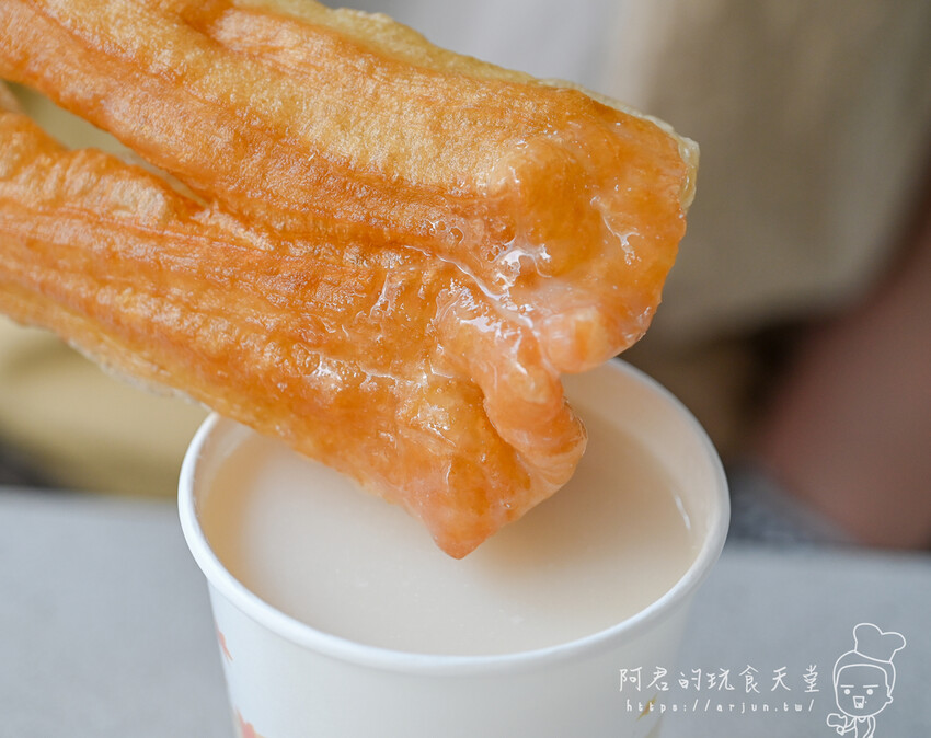 不只豆花，杏仁茶配油條更是對味｜豐原廟東銅板美食推薦